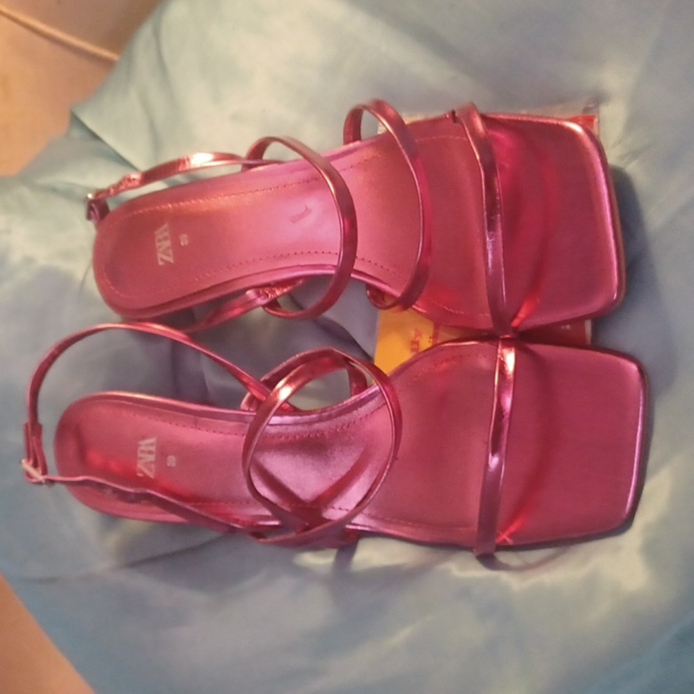 NWT Zara Pink Metallic Strappy Round Heels - Picture 3 of 7